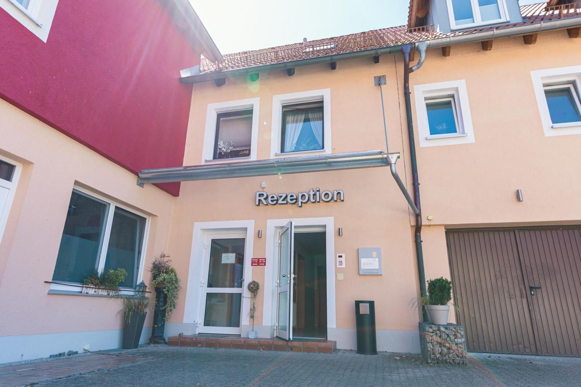 Fruehstueckspension Spitzauer Nittendorf Εξωτερικό φωτογραφία